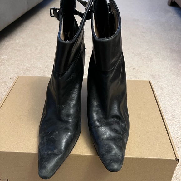 Manolo Blahnik stiletto booties - Picture 4 of 9